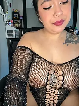 latina curvy22 online show from January 18, 10:46 pm