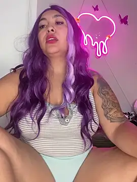 latina curvy22 online show from April 10, 6:48 pm