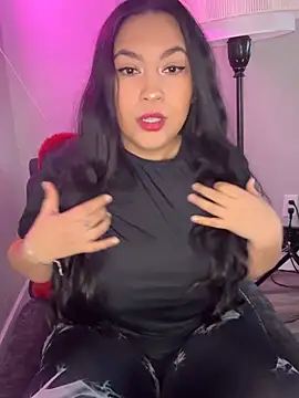 latina curvy22 online show from February 20, 9:06 pm