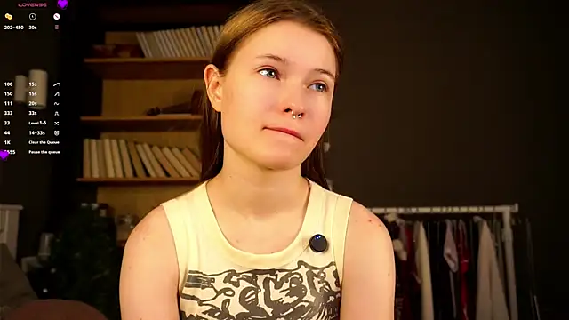 LynHillaire online show from January 10, 11:27 am