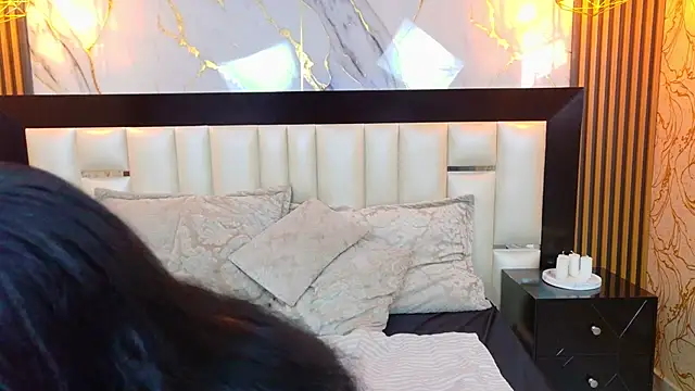 JanneCooper online show from April 6, 8:10 pm