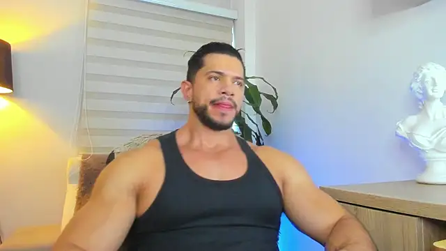Snapshot of Erick_Thompsonx chatting on June 1, 8:30 pm Erick Thompsonx online show from June 1, 8:30 pm