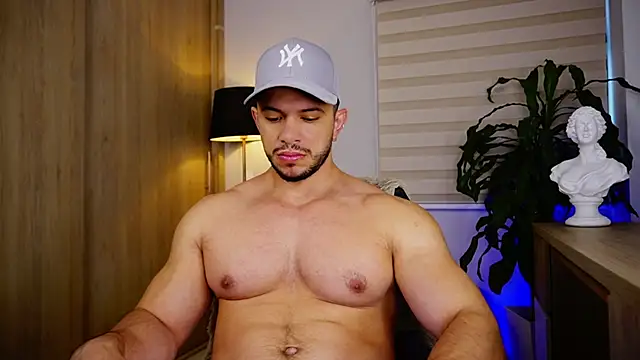 Snapshot of Erick_Thompsonx chatting on February 8, 2:37 pm Erick Thompsonx online show from February 8, 2:37 pm