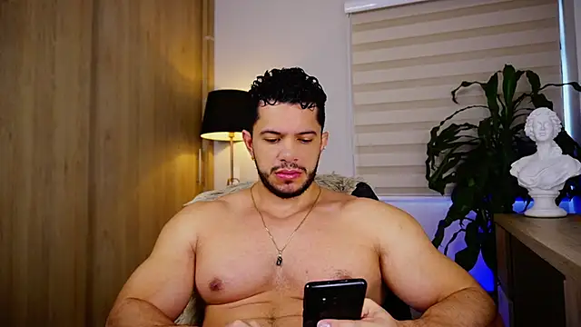 Snapshot of Erick_Thompsonx chatting on February 15, 3:11 pm Erick Thompsonx online show from February 15, 3:11 pm