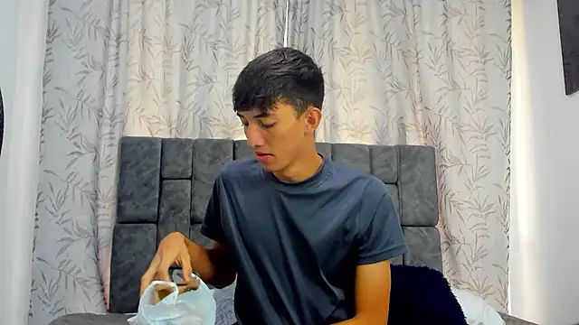 Maikol Ortiz online show from December 2, 12:29 pm