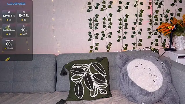 EmmyBell  online show from October 21, 11:31 am