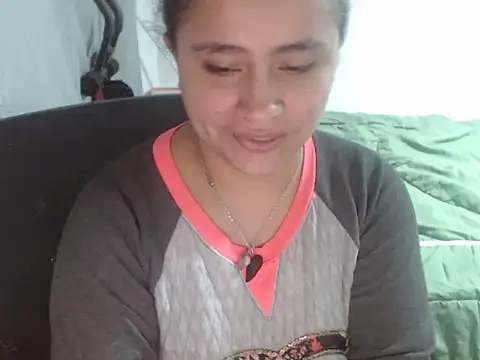 Snapshot of SaraDirty- chatting on October 4, 2:46 am SaraDirty- online show from October 4, 2:46 am