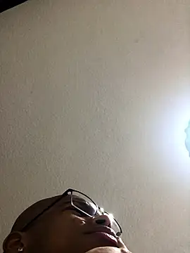 criss zuri online show from January 12, 12:23 pm