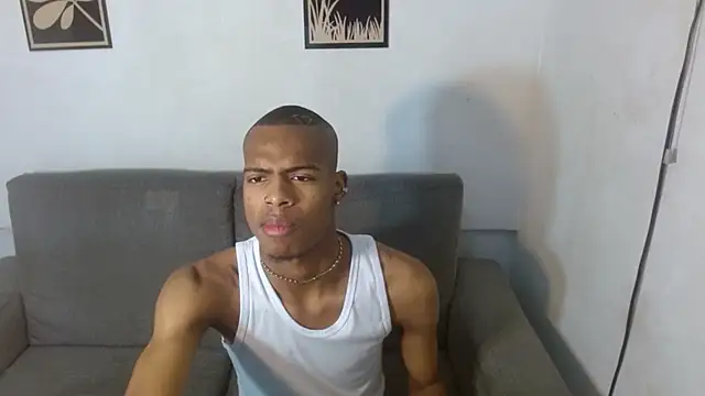 Snapshot of criss_zuri chatting on September 30, 11:16 am criss zuri online show from September 30, 11:16 am