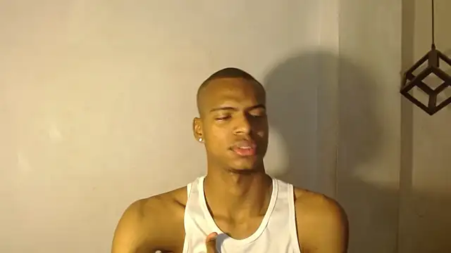Snapshot of criss_zuri chatting on October 8, 11:45 am criss zuri online show from October 8, 11:45 am
