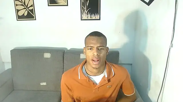 Snapshot of criss_zuri chatting on September 15, 11:32 am criss zuri online show from September 15, 11:32 am
