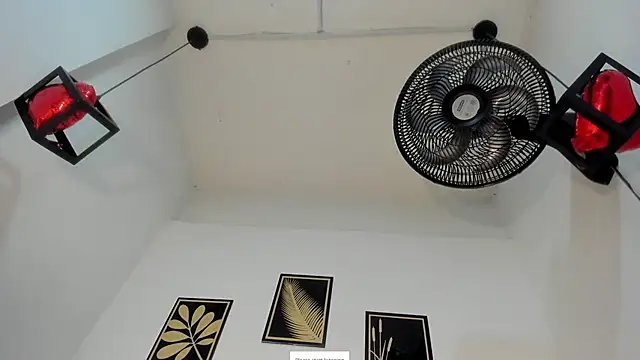 criss zuri online show from April 2, 12:56 pm