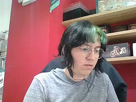 Froggyinthebox online show from May 10, 9:05 pm