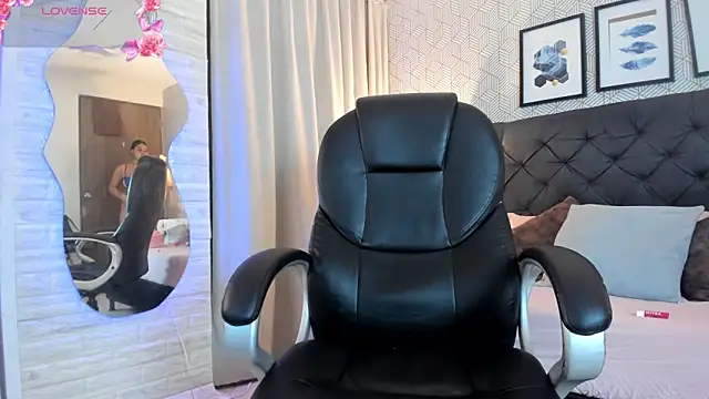 Snapshot of sophie__blare chatting on September 13, 8:09 pm sophie blare online show from September 13, 8:09 pm