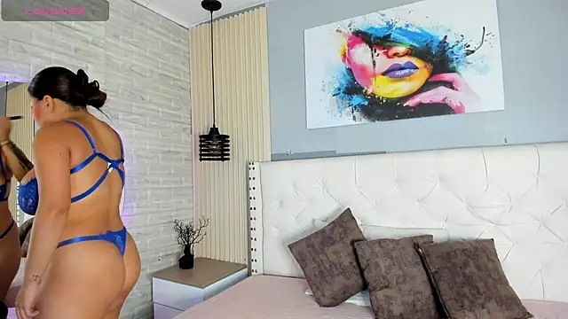 Snapshot of sophie__blare chatting on May 9, 3:04 pm sophie blare online show from May 9, 3:04 pm
