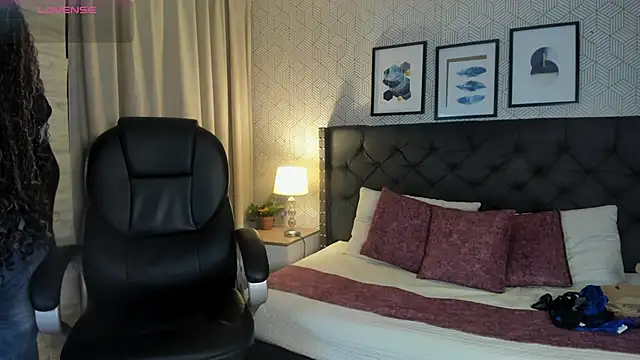 Snapshot of sophie__blare chatting on July 12, 4:19 pm sophie blare online show from July 12, 4:19 pm