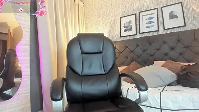 Snapshot of sophie__blare chatting on September 27, 8:04 pm sophie blare online show from September 27, 8:04 pm