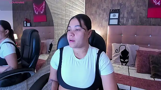 Snapshot of sophie__blare chatting on July 1, 1:11 pm sophie blare online show from July 1, 1:11 pm
