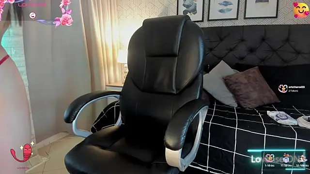 sophie  blare online show from November 26, 7:14 pm