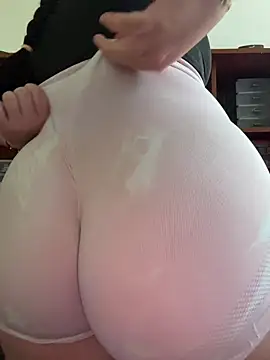 Snapshot of Yui-Ch06 chatting on December 1, 2:07 pm Yui-Ch06 online show from December 1, 2:07 pm