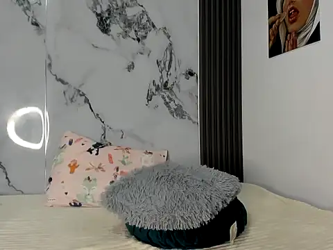 Snapshot of arimissaria chatting on October 15, 12:53 am arimissaria online show from October 15, 12:53 am