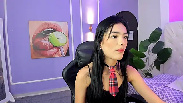 zoerouse  online show from December 4, 8:52 pm