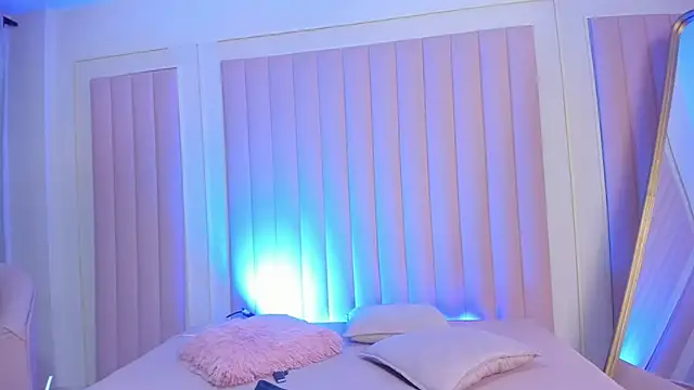 milaowens online show from October 25, 10:47 am