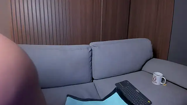 Snapshot of milaowens chatting on February 18, 10:49 am milaowens online show from February 18, 10:49 am