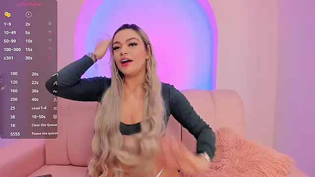 milaowens online show from March 30, 7:43 am