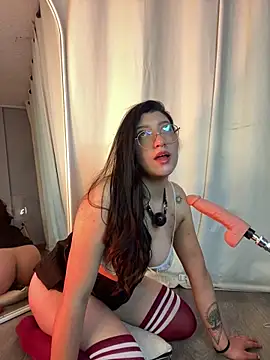 kaylii purple online show from September 12, 6:02 am