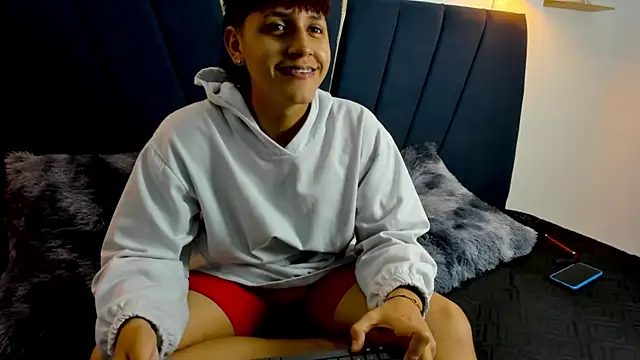 Snapshot of zeusapollofuck chatting on September 11, 9:15 pm zeusapollofuck online show from September 11, 9:15 pm