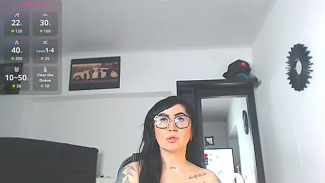 Vicky hotmilf online show from May 8, 8:18 am