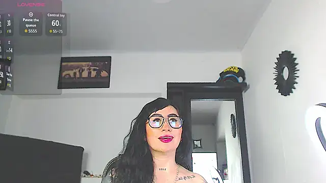 Vicky hotmilf online show from February 12, 11:21 am