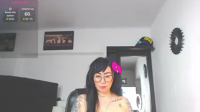 Vicky hotmilf online show from March 12, 11:14 am