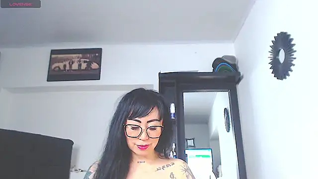 Vicky hotmilf online show from May 27, 1:07 pm