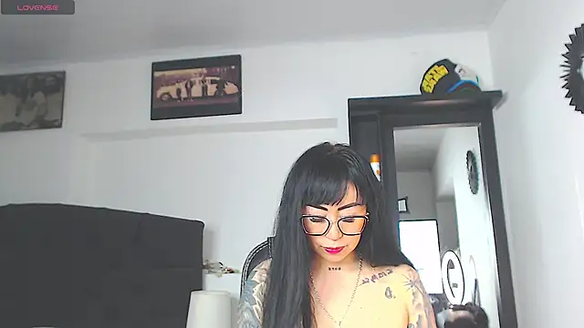 Vicky hotmilf online show from March 25, 11:20 am