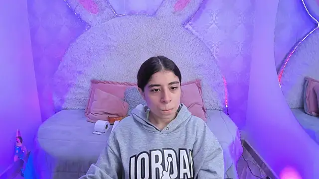 Gaby louse online show from April 7, 8:21 pm