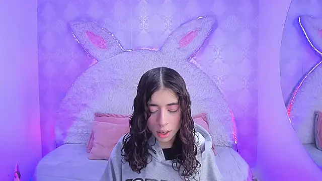 Gaby louse online show from April 8, 7:15 pm