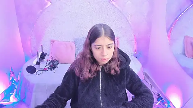 Gaby louse online show from April 15, 7:40 pm