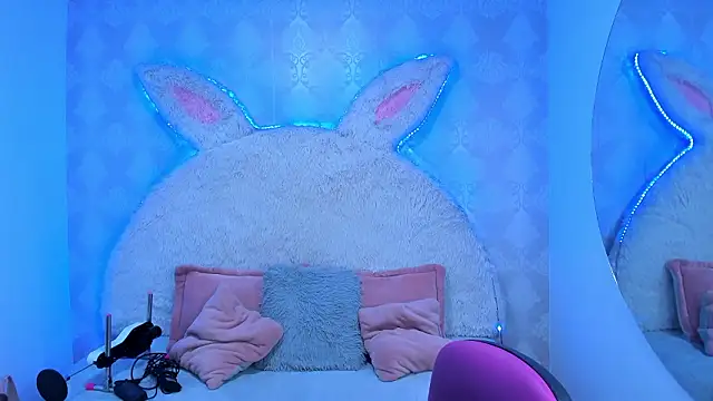 Gaby louse online show from March 19, 7:25 pm