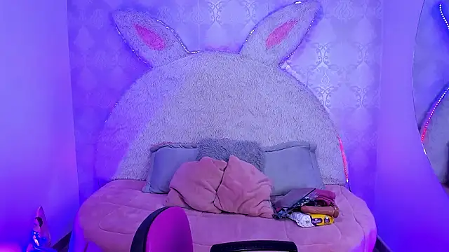 Gaby louse online show from February 11, 7:25 pm