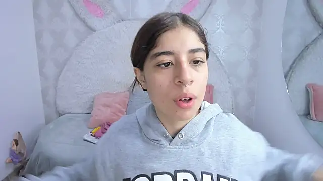 Gaby louse online show from April 3, 7:09 pm