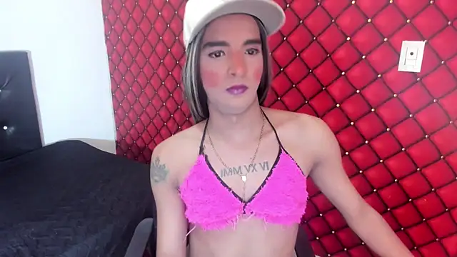 Snapshot of MIA_HOT23CM_S7S chatting on October 8, 8:53 pm MIA HOT23CM S7S online show from October 8, 8:53 pm