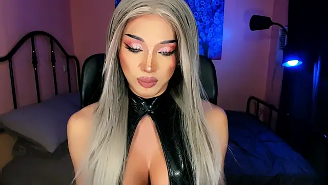 xUrGoddess Bellax online show from December 15, 1:33 am