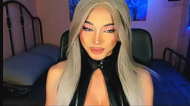 xUrGoddess Bellax online show from December 16, 11:20 pm