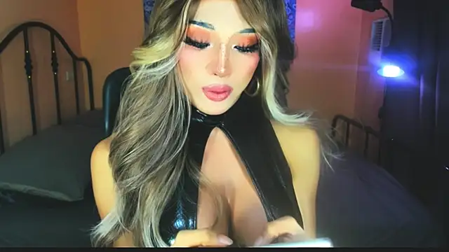 xUrGoddess Bellax online show from November 17, 11:47 am