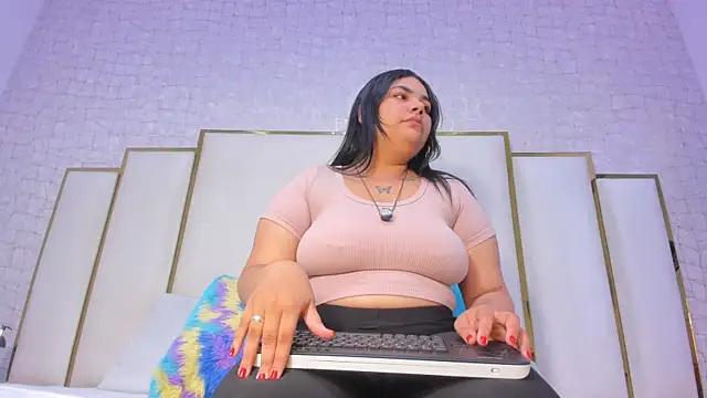 Mia and lexy online show from December 23, 3:39 am