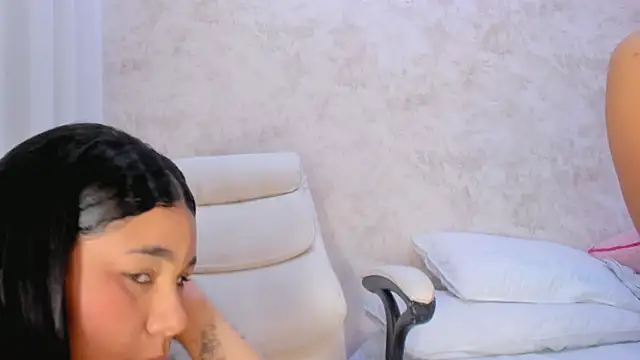 Mia and lexy online show from March 23, 2:44 am