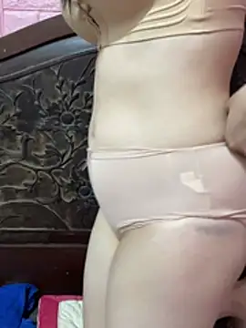 Snapshot of Thu_yaha chatting on July 18, 5:43 pm Thu yaha online show from July 18, 5:43 pm