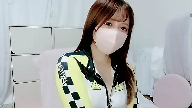 Hanachan Gcup  online show from October 3, 11:45 am